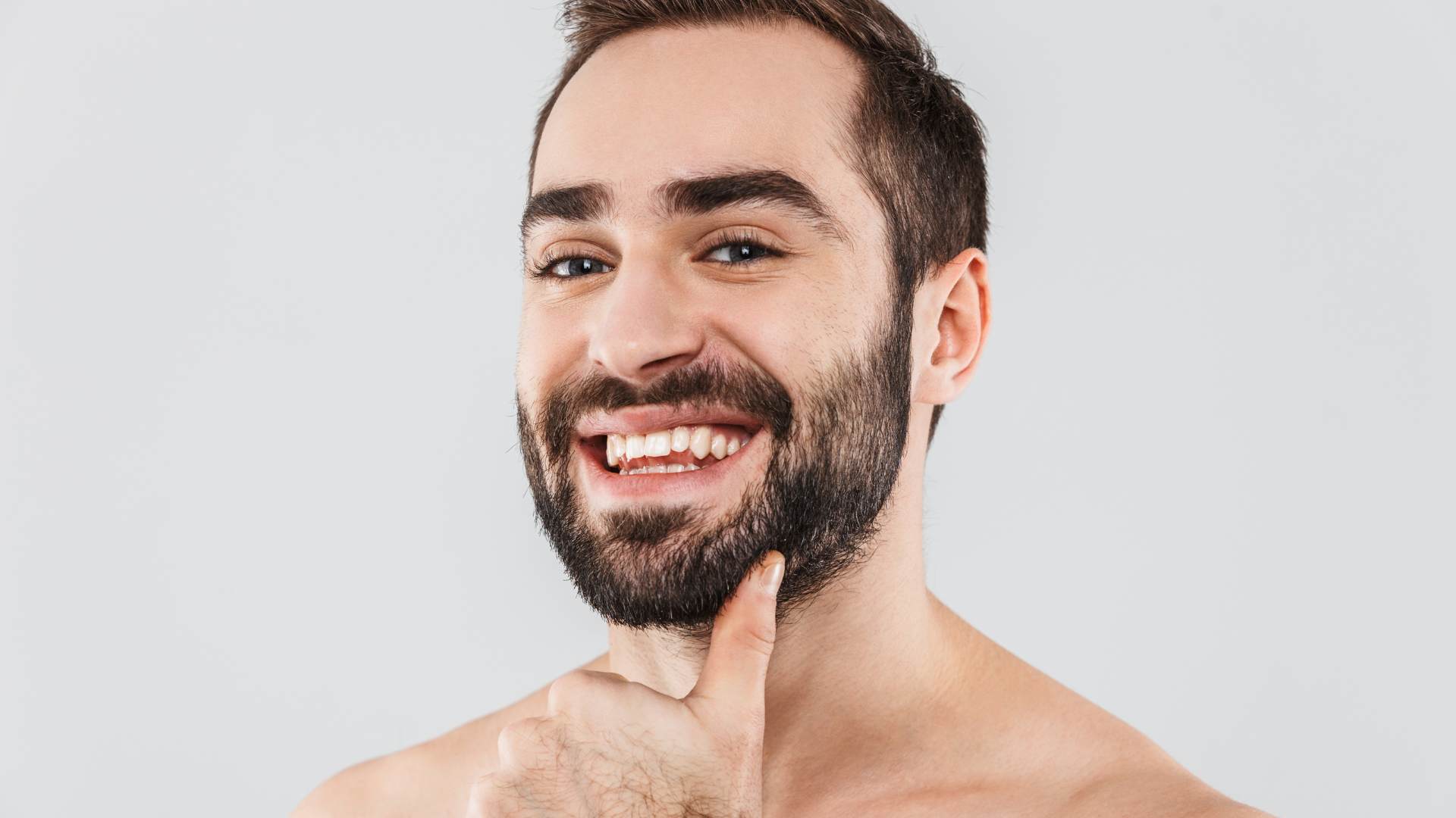 Como estimular pelos faciais de forma natural e eficaz
